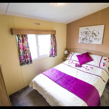 Sbl70 - Camber Sands Holiday Park - Sleeps 8 - Close Swimming Pools And Facilities - Private Parking Exterior foto