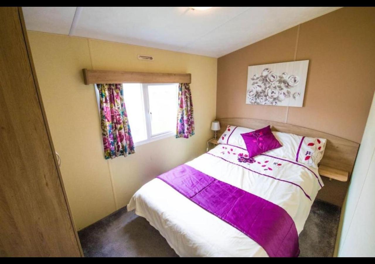 Sbl70 - Camber Sands Holiday Park - Sleeps 8 - Close Swimming Pools And Facilities - Private Parking Exterior foto
